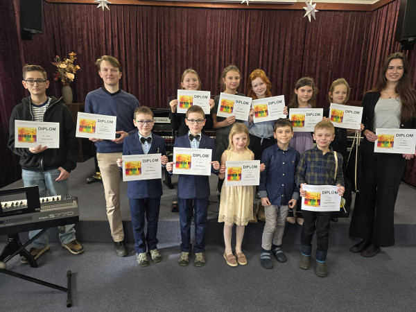 BLAHOPŘEJEME klávesákům